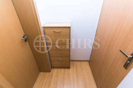 Pronájem bytu 1+1 s terasou, OV, 36m2, ul. Za zámečkem 744/7, Praha 5 - Jinonice