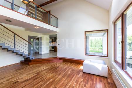 Prodej rodinného domu 6+1, 360 m2 s terasou,  zahradou, bazénem a garážovým stáním, Trnová 179, Trnová u Jíloviště 