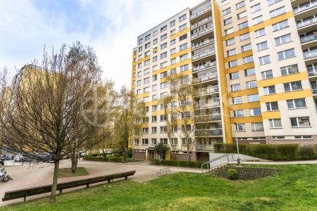 Prodej bytu 2+kk se sklepem, OV, 46m2, ul. Ciolkovského 856/4, Praha 6 - Ruzyně