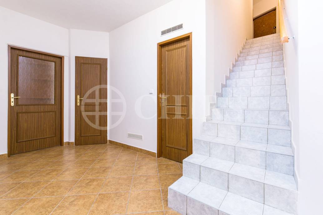 Prodej bytu 4+1 s terasou a garáží, OV, 121m2, ul. Klausova 2559/11, Praha 5 - Stodůlky