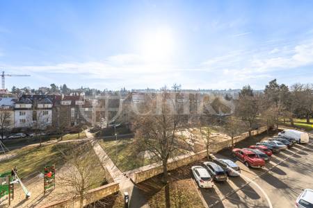 Prodej bytu 1+1 se sklepem, OV, 53 m², ul. Zavadilova 96/14, Praha 6 – Dejvice.