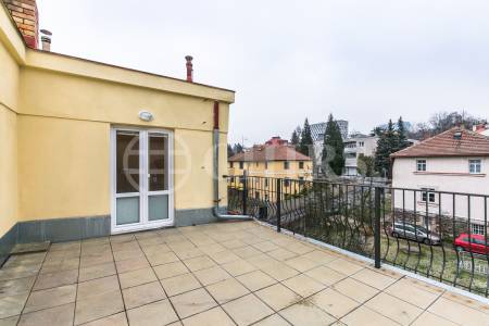 Pronájem bytu 1+1 s terasou, OV, 64m2, ul. Nad Cihelnou 312/28, Praha 4 - Podolí