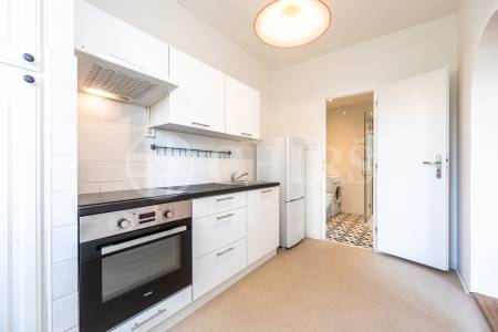 Pronájem bytu 2+1, 43m2, šatna, sklep ul. Na Betonce 1361/3, Praha 5 - Radotín