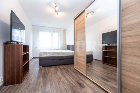 Prodej bytu 2+1 s lodžií, OV, 63m2, ul. Šiškova 1228/9, Praha 8 - Kobylisy