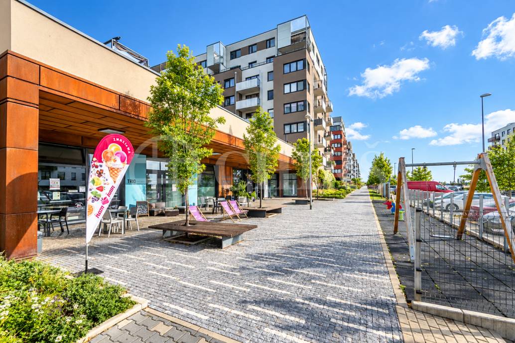 Prodej bytu 4+kk se dvěma balkony, sklepy a garážovými stáními, DV 128 m2, ul. Honzíkova, Praha 10 - Štěrboholy