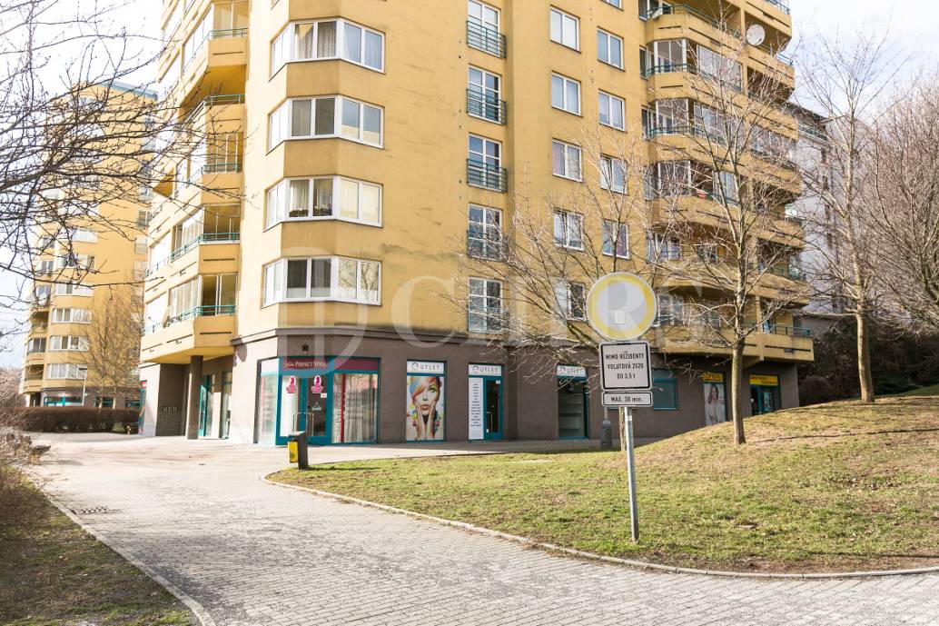 Pronájem komerčního prostoru, OV, 34m2, Volutová 2520/10, Praha 5 - Stodůlky