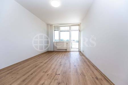 Prodej bytu 2+kk s balkonem, OV, 68m2, ul. Trnkovo náměstí 1112/1, Praha 5 - Hlubočepy