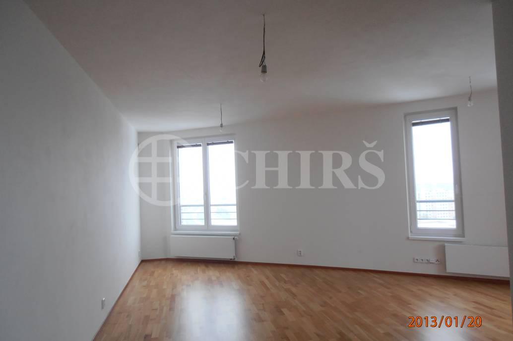 Prodej bytu 3kk/L/garáž, 92m2, OV, ul. Tlumačovská 2766/26a, Praha 13