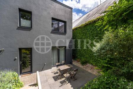 Prodej bytu 3+kk s předzahrádkou a třemi terasami, OV, 175 m2, ul. Butovická , Praha 5 - Jinonice