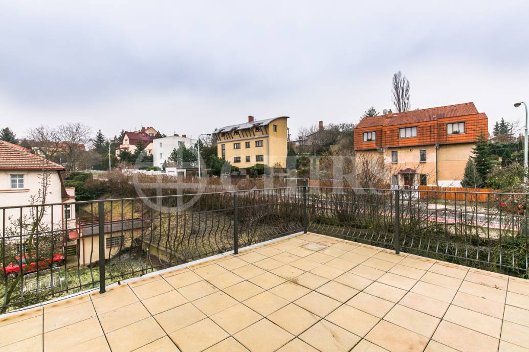Pronájem bytu 1+1 s terasou, OV, 64m2, ul. Nad Cihelnou 312/28, Praha 4 - Podolí