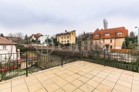 Pronájem bytu 1+1 s terasou, OV, 64m2, ul. Nad Cihelnou 312/28, Praha 4 - Podolí