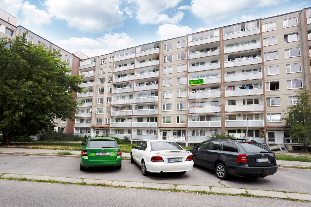 Pronájem bytu 3+1 s balkonem, OV, 73m2, ul. Doležalová 1043/16,Praha 14 - Černý Most