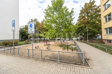 Pronájem bytu 3+kk s lodžií, 76 m², Voskovcova 961/4, Praha 5- Barrandov