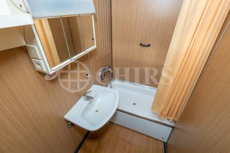 Prodej bytu 2+kk se sklepem, DV, 43 m2, ul. Bellušova 1818/35, Praha 13 - Stodůlky