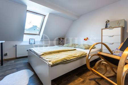 Prodej rodinného domu 6+kk s garáží a klubovnou, ul. Stradonická 28, obec Nižbor, okres Beroun