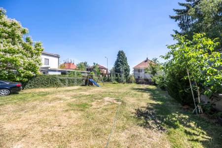 Prodej stavebního pozemku 704m2, ul. Ke Smíchovu 89, Praha 5 - Slivenec