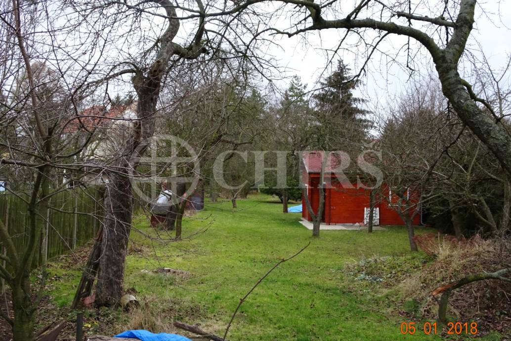 Prodej stavební parcely 1.275 m2 v obci Limuzy, střední Čechy