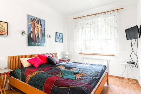 Prodej rodinného domu 5+kk s garáží, ul. U nové dálnice 703, Praha 4 - Chodov