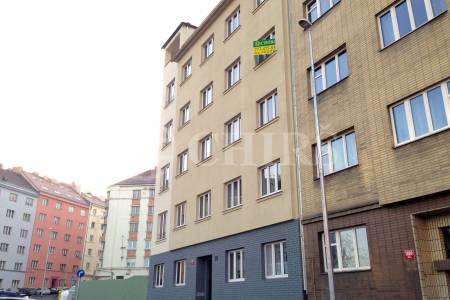 Prodej bytu 1+1, OV, 51m2, ul. U Pernštejnských 1379/8, Praha 4