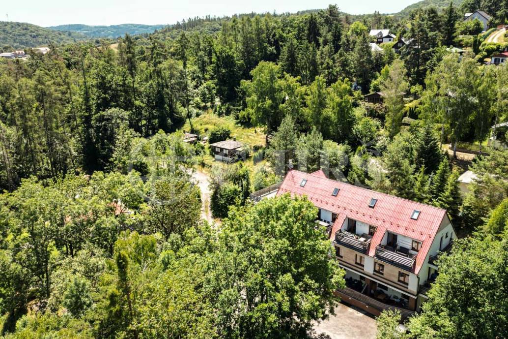 Prodej apartmánu 3+kk s balkonem, OV, 67m2, Apartmány Hrdlička, Slapy