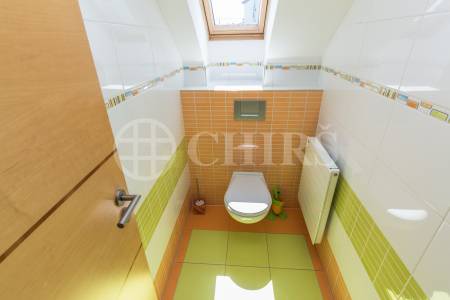 Prodej rodinného domu 6+1, 360 m2 s terasou,  zahradou, bazénem a garážovým stáním, Trnová 179, Trnová u Jíloviště 