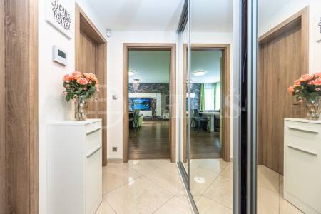 Prodej bytu 3+kk/L, sklep, garáž, OV, cca 100m2 vč. lodžie a sklepa, ul. Sokolovská 1019/312a, P-9