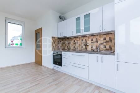Pronájem bytu 1+kk s balkonem a 2x parkovacím stáním, OV, 59m2, ul. Soukalova 2212/6b, Praha 4 - Modřany