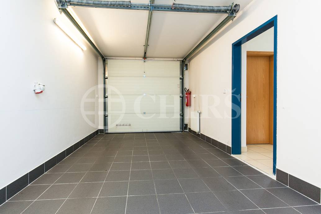 Prodej řadového rodinného domu 4+kk/B/G/Z, OV, ul. Dělená 981/30, Praha 5 - Řeporyje 