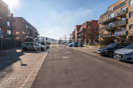 Pronájem bytu 2+kk s balkonem, OV, 45m2, ul. Žitná 1871, Hostivice, okr. Praha-západ