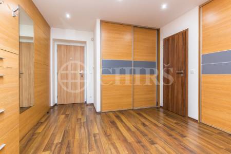 Prodej rodinného domu 4+1, OV, 180m2, ul. Lomená 267, Zbuzany, Praha - západ