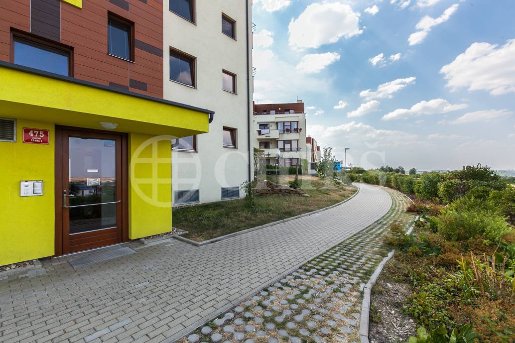 Prodej bytu 3+kk/T/GS, OV, 98m2, ul. Lanžhotská 475/4, Praha 5 - Zličín