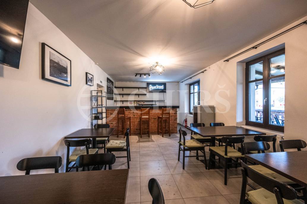 Pronájem restaurace, OV, 140m2, ul. Husovo nám., Hostivice
