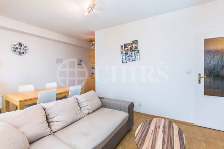 Pronájem bytu 2+kk s balkonem, OV, 47m2, ul. Kodymova 2539/8, Praha 5 - Stodůlky