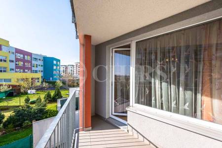 Prodej bytu 2+kk s lodžií, OV, 51m2, ul. Milotická 458/14, Praha 5 - Zličín