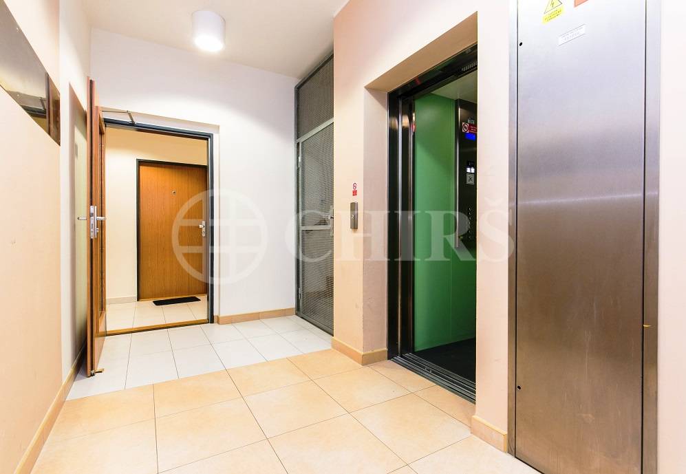 Pronájem bytu 3+kk, OV, 109m2, ul. V Zářezu 902/4, Praha 5 - Jinonice