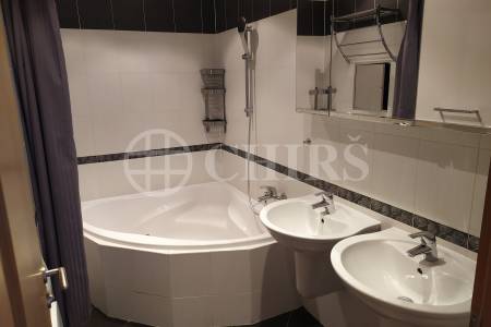 Pronájem bytu 3+kk s lodžií, balkonem, garážovým stáním a sklepem, OV, 78m2, ul. Nad Dalejským údolím 2688/1, Praha 5 - Stodůlky