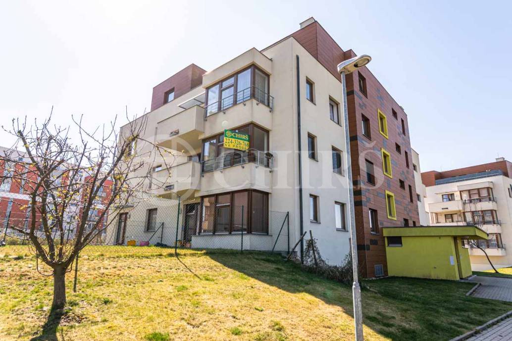Prodej bytu 3+kk s terasou a garážovým stáním, OV, 68m2, ul. Lanžhotská 474/2, Praha 5 - Zličín