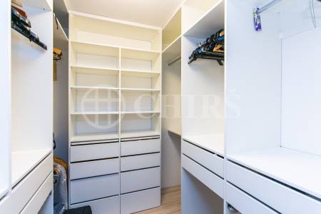 Pronájem bytu 4+kk se dvěma lodžiemi a garáží, OV, 110 m2, ul. Na Špitálce 2446/5, Praha 6 - Hanspaulka