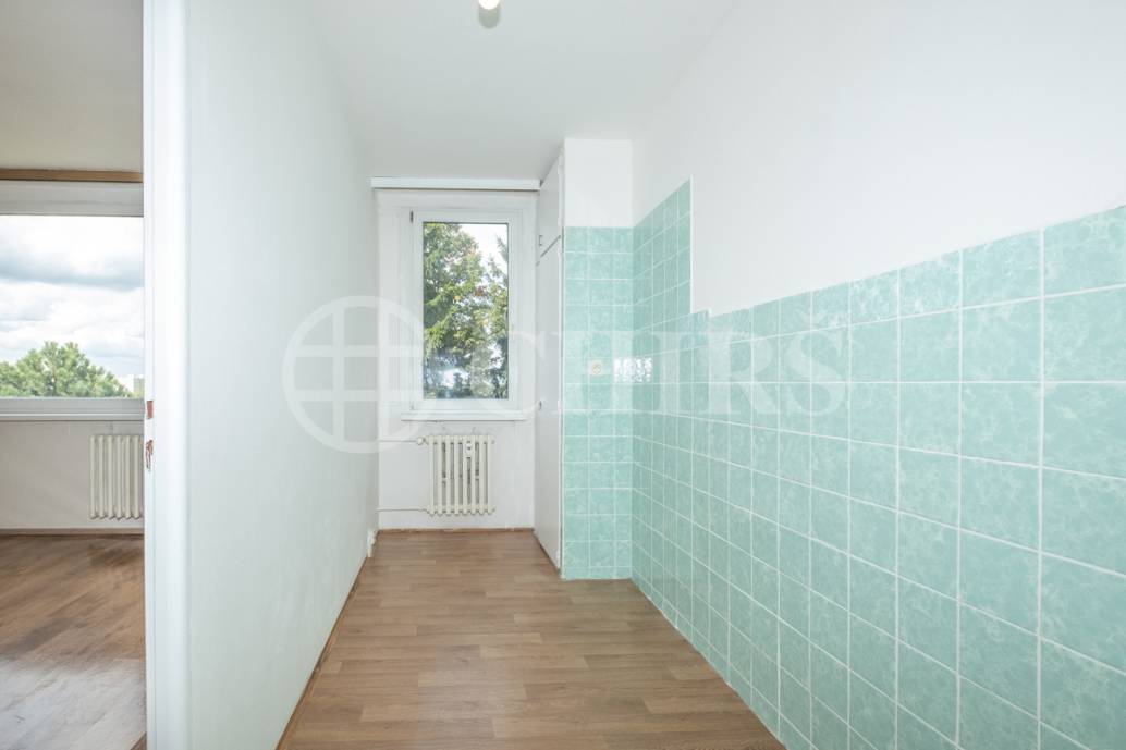 Prodej bytu 4+1, 75 m², OV, se sklepem, ul.Hviezdoslavova 501/9, Praha 11- Haje Prodej bytu 4+1, 75 m², OV, se sklepem, ul.Hviezdoslavova 501/9, Praha 11- Haje
