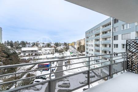 Prodej bytu 2+kk s balkonem, OV, 68m2, ul. Trnkovo náměstí 1112/1, Praha 5 - Hlubočepy