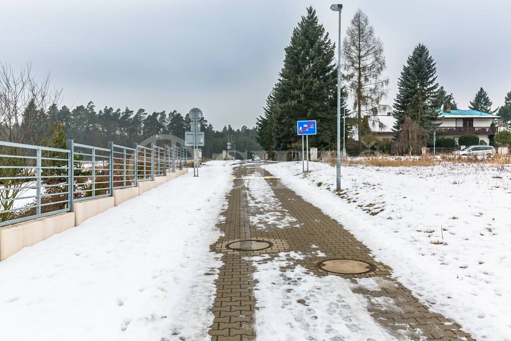 Prodej pozemků, OV, od 1885m2 do 3351m2, ul. Na Lukách, Unhošť, Středočeský kraj