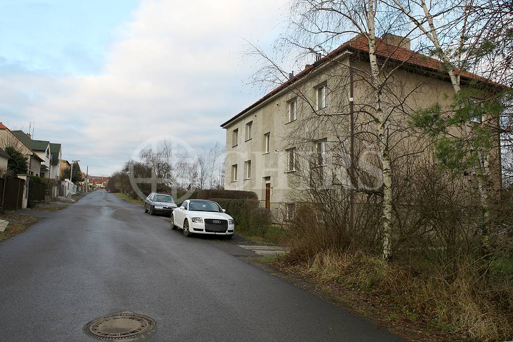 Prodej půdního prostoru, OV, 190m2, ul. Komenského 210, Praha západ - Jinočany