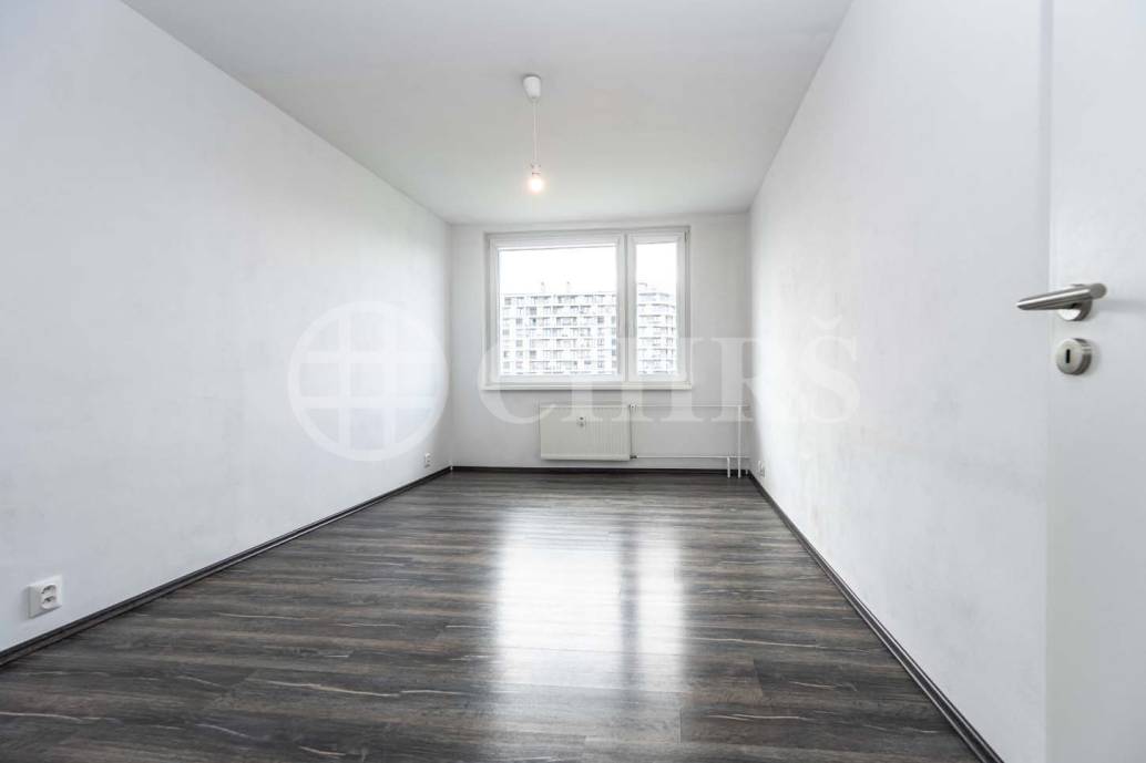 Pronájem bytu 3+1 s lodžií, DV, 84m2, ul. U Jezera 2041/14, Praha 5 - Stodůlky