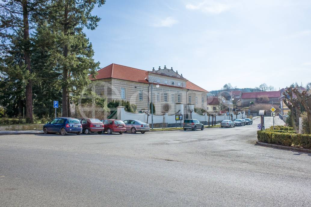 Prodej zámku, památkově chráněné budovy, v obci Kosova Hora (Příbram)