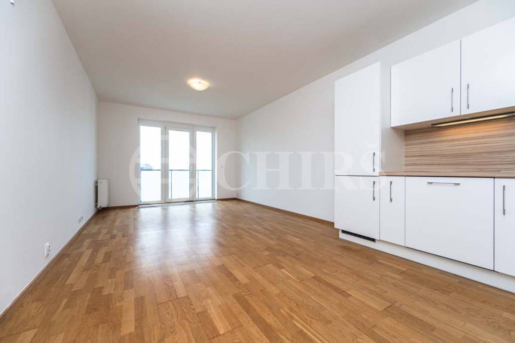 Prodej bytu 2+kk s balkonem, sklepem a garážovým stáním, OV, 68m2, ul Kakosova 1190/6, Praha 13 - Řeporyje