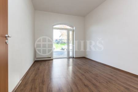Prodej bytu 2+kk, OV, 46 m2, ul.Komenského 1328, Šestajovice