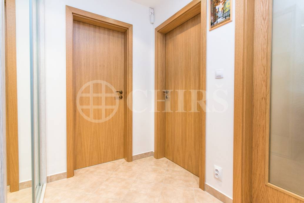 Prodej bytu 2+kk se zahradou, OV, 52m2, ul. Mantovská 697/1, Praha 10 - Horní Měcholupy