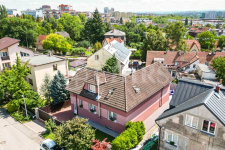 Prodej vícegeneračního rodinného domu s garáží, OV, U Cikánky 370/20, Stodůlky-Praha 5