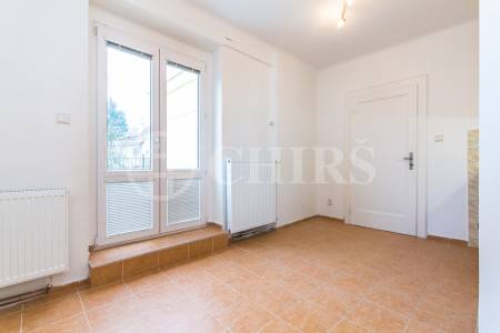 Pronájem bytu 1+1 s terasou, OV, 64m2, ul. Nad Cihelnou 312/28, Praha 4 - Podolí