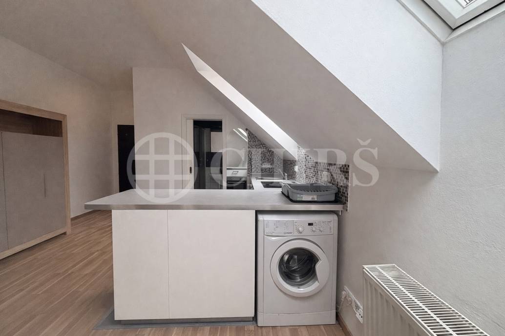 Pronájem bytu 2+kk 34 m²,ul. Husovo náměstí 10, Hostivice, Středočeský kraj